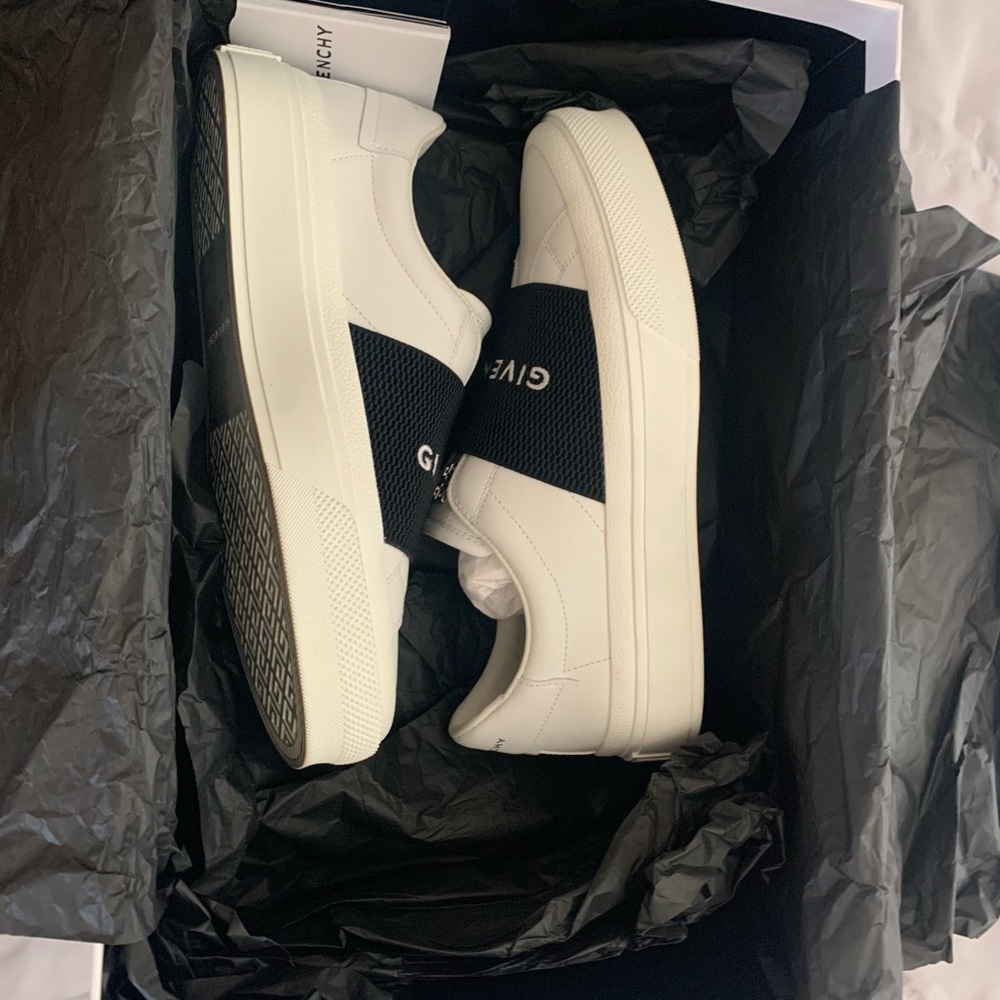 Givenchy Sneaker 7 - Picture 9 of 15